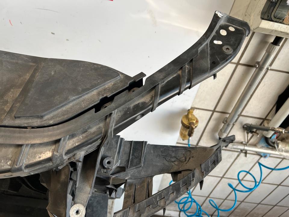 Audi Q7 4L Schlossträger Frontmaske Kühlerpaket Vorne – Bild 6
