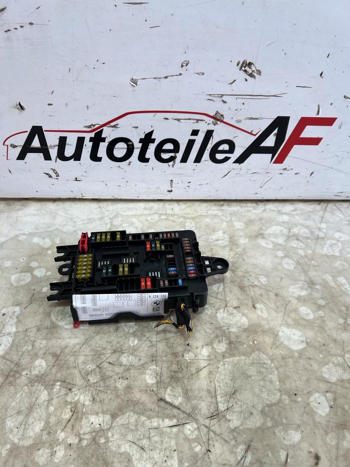 BMW 3er F30 F31 Sicherungskasten Modul Einheit 9261112
