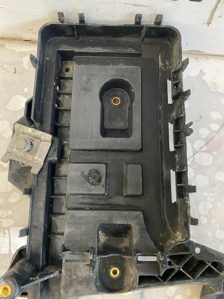 VW Golf Passat Touran Batterieträger Batterie Träger 1KM915333 – Bild 2