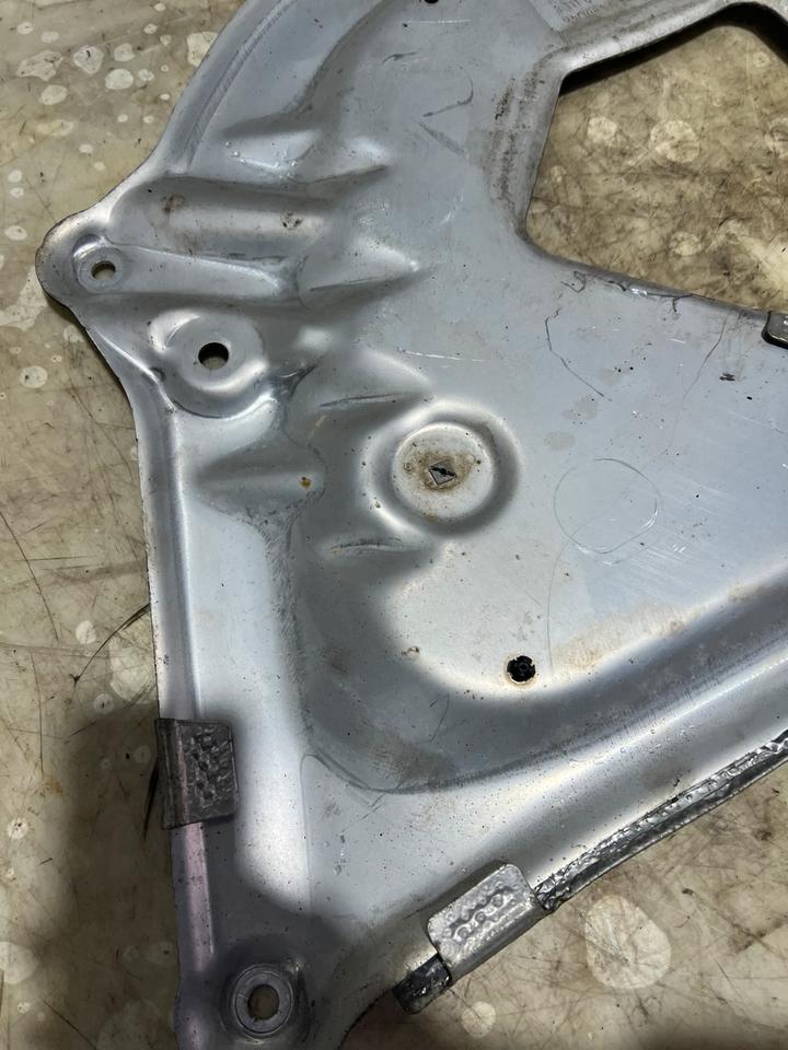 BMW 5er E60 E61 Versteifungsplatte Unterfahrschutz 6759878 – Bild 6