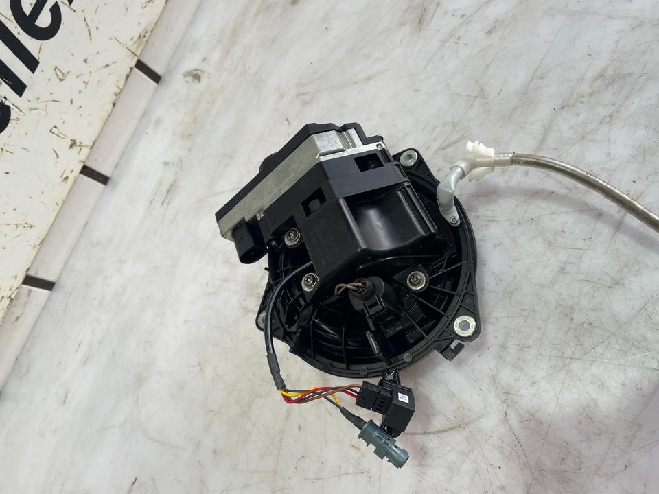 VW Golf 7 VII Heckklappenöffner Öffner Hinten 5G9827469E – Bild 5