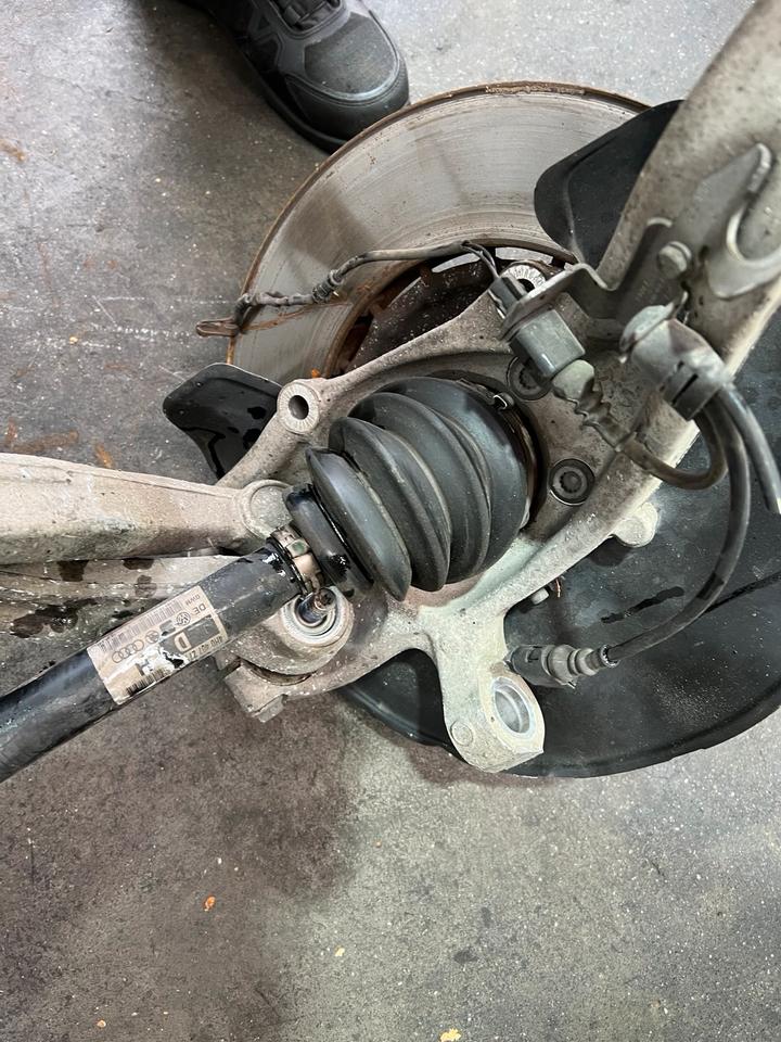 Audi A8 S8 4H D4 Achsschenkel Radnabe Stoßdämpfer Federbein Vorne – Bild 9