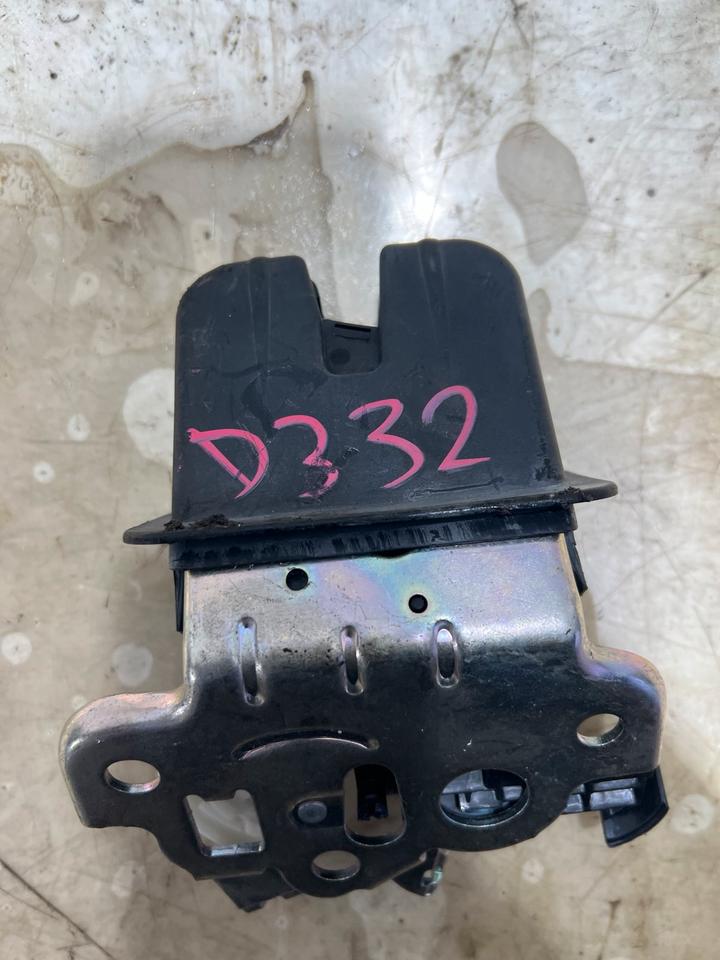 Audi A8 4H Heckklappenschloss Schloss Hinten 4H0827505A – Bild 3