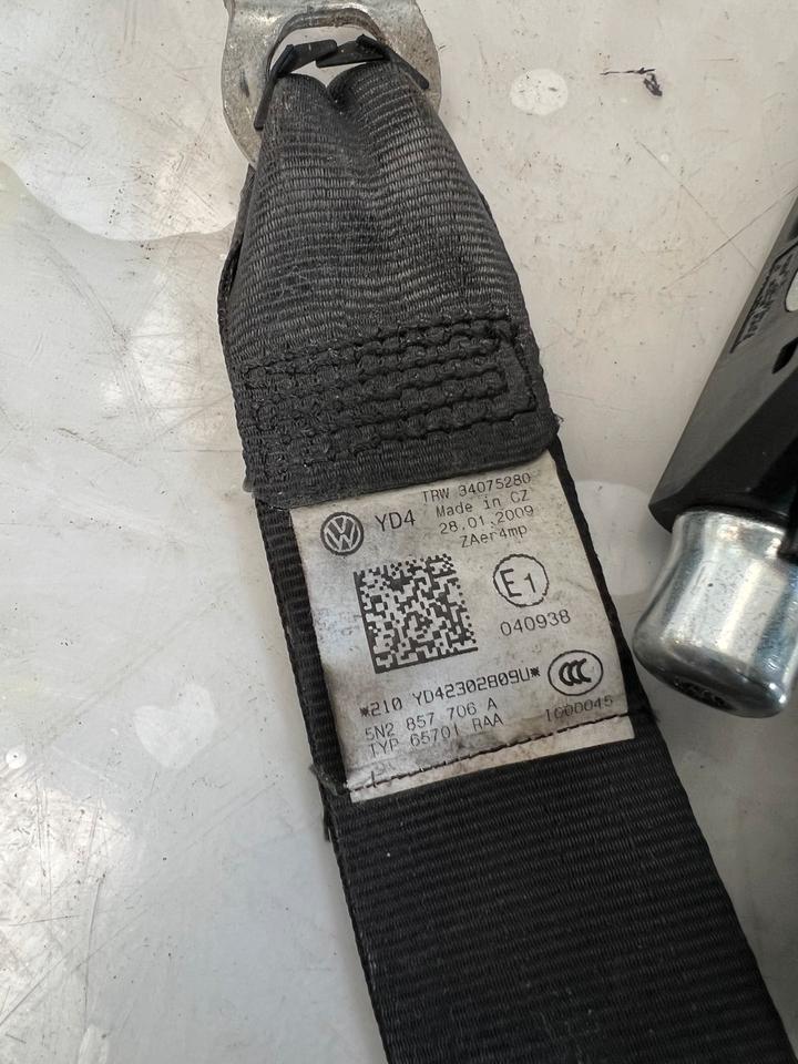 VW Tiguan 5N Sicherheitsgurt Gurt Vorne Rechts 5N2857706 – Bild 3