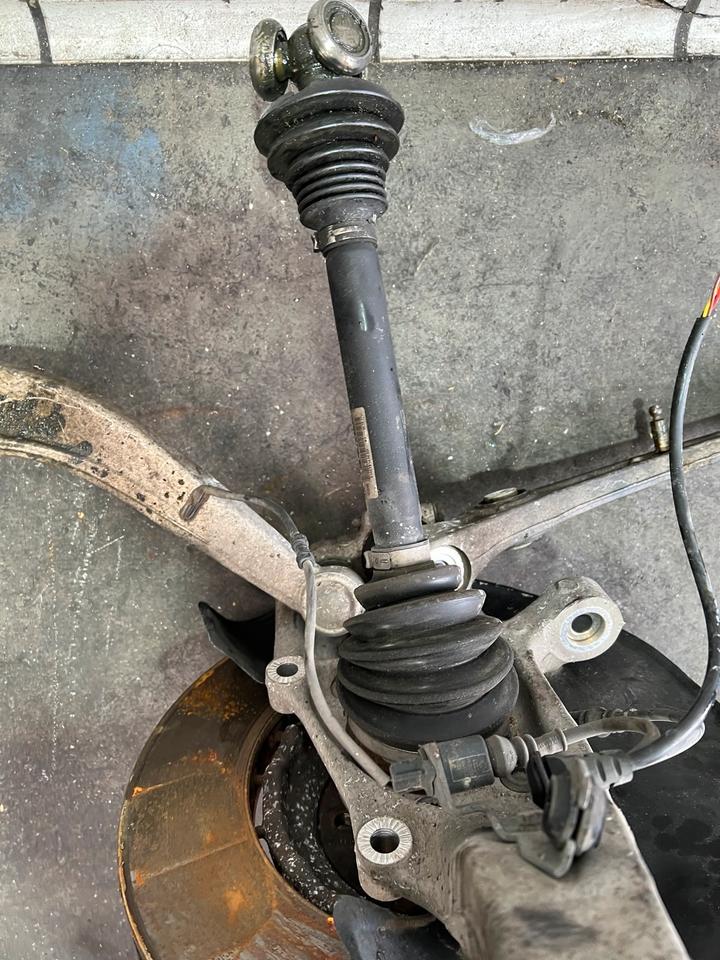 Audi A8 S8 4H D4 Achsschenkel Radnabe Stoßdämpfer Federbein Vorne – Bild 13