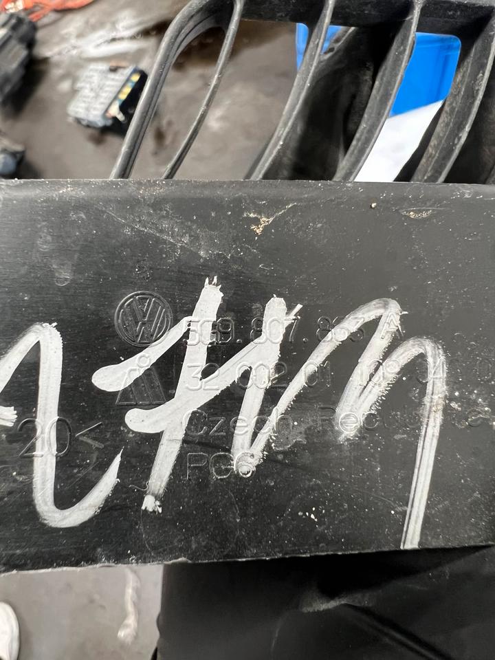 VW Golf 7 VII Stoßstange Halter Träger Aufnahme Hinten 5G9807863A – Bild 7