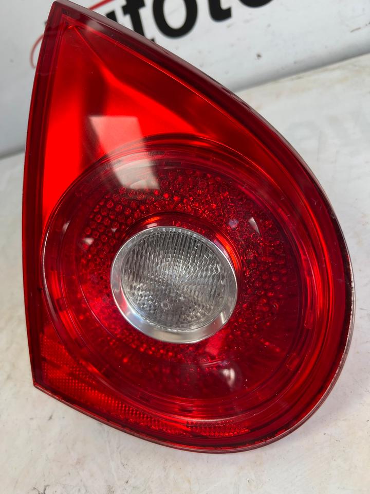 VW Golf 5 V Heckleuchte Rückleuchte Innenleuchte Hinten – Bild 5
