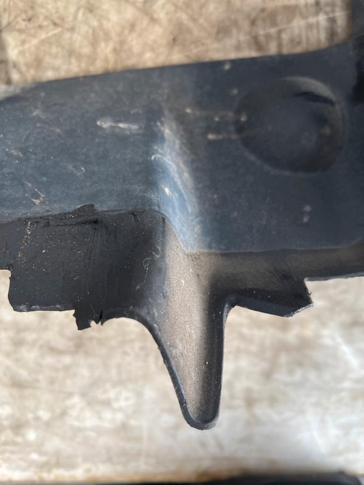 Audi Q7 4L Luftkühler Rechts 7L0117336F – Bild 4