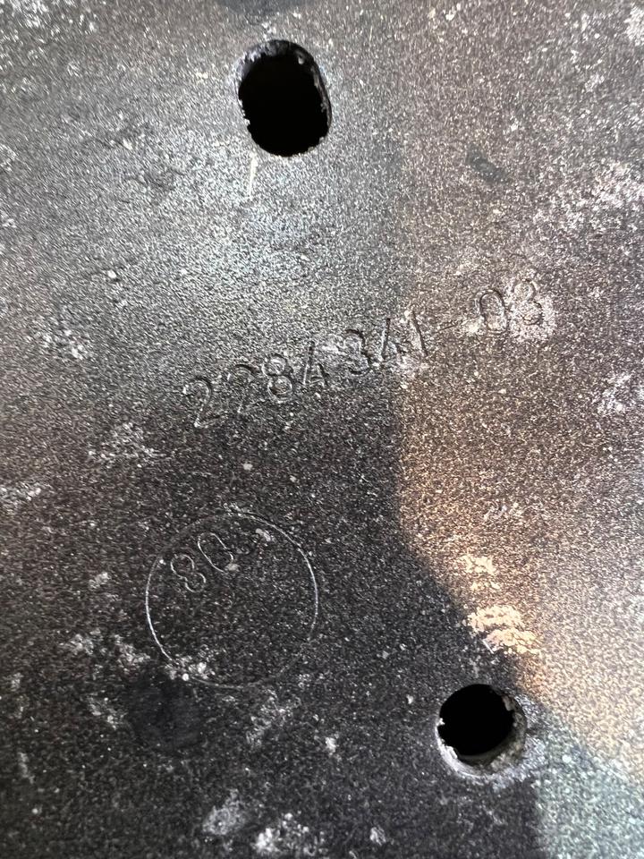 BMW 5er F10 M5 Verstärkungsplatte Hinterachse 2284341 – Bild 8