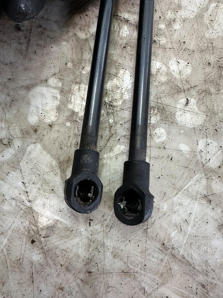 BMW 1er E87 E82 E88 E81 Hauben Dämpfe Gasdruckfeder 7118370 – Bild 2