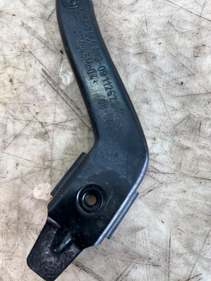 BMW 5er E60 E61 Halter Seitenwand Unten Rechts Links 7060813 – Bild 3