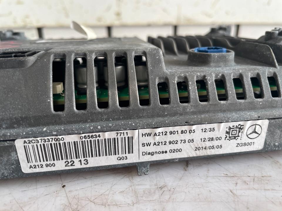 Mercedes CLS W218 Navi Monitor Display Bildschirm A2129018005 – Bild 3