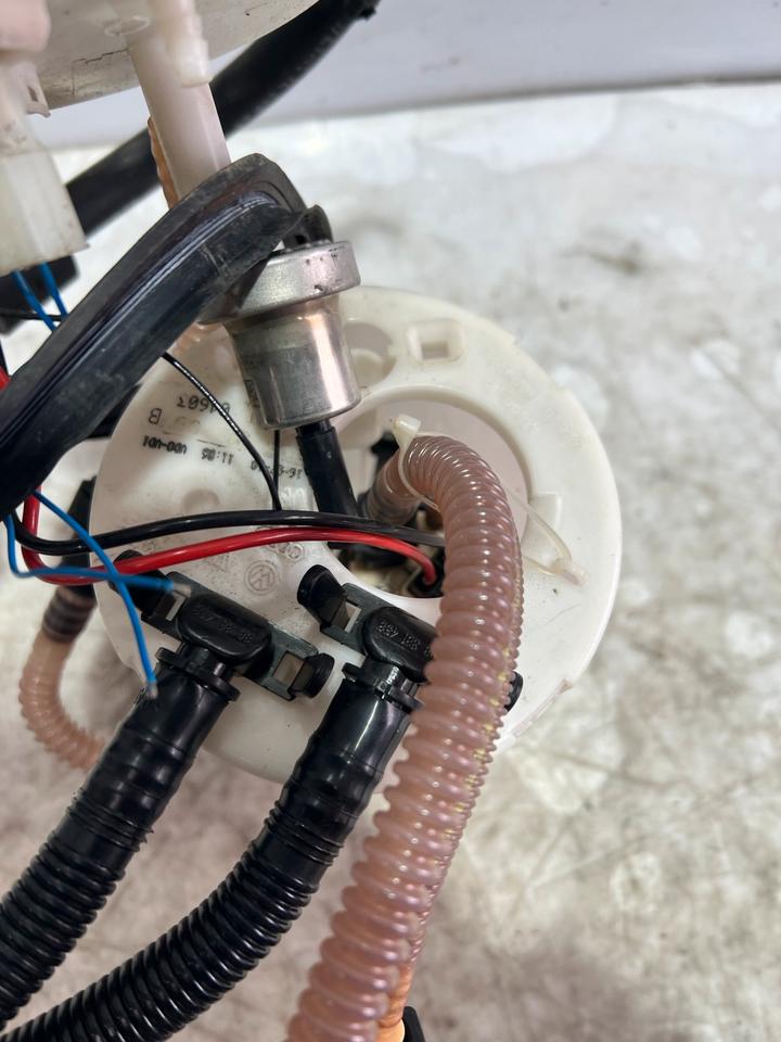 Audi Q7 4L Kraftstoffpumpe Benzinpumpe 7L8919679C – Bild 3