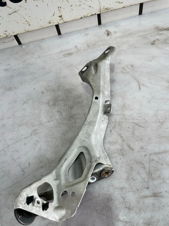 Audi A6 4G Kotflügel Halter Träger 4G0821136A – Bild 2