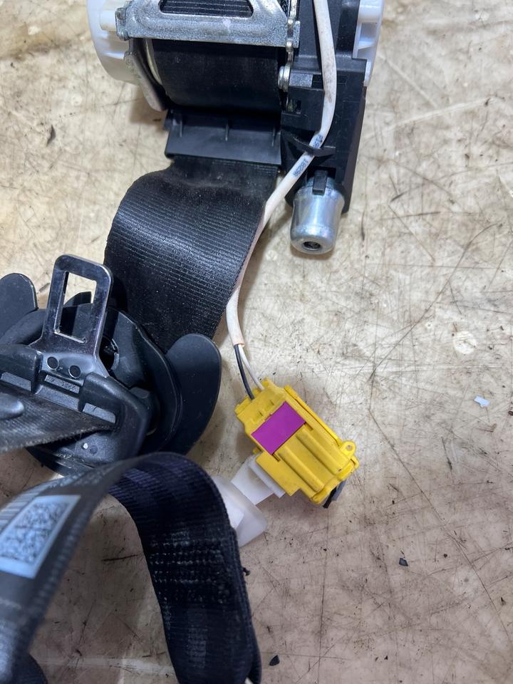 VW Passat B7 3C Gurt Sicherheitsgurt Vorne 3C1857705P 3C1857706R – Bild 4