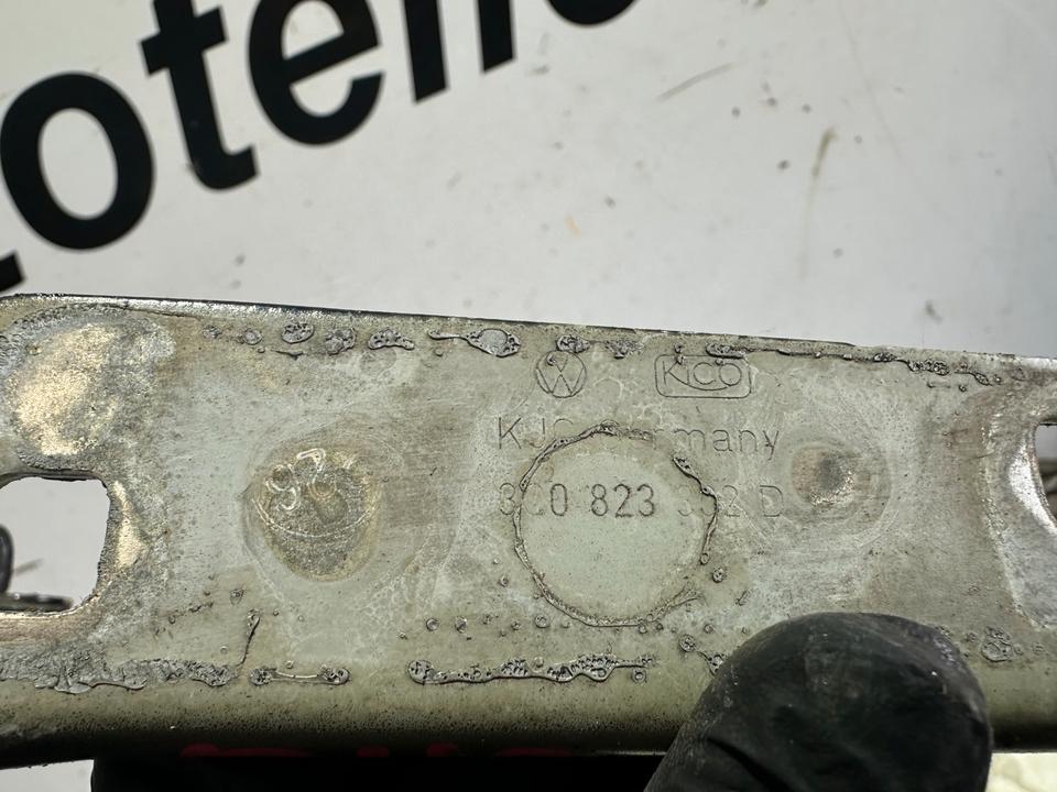 VW Passat B6 3C Motorhaube Scharniere 3C0823301 3C0823302 – Bild 9