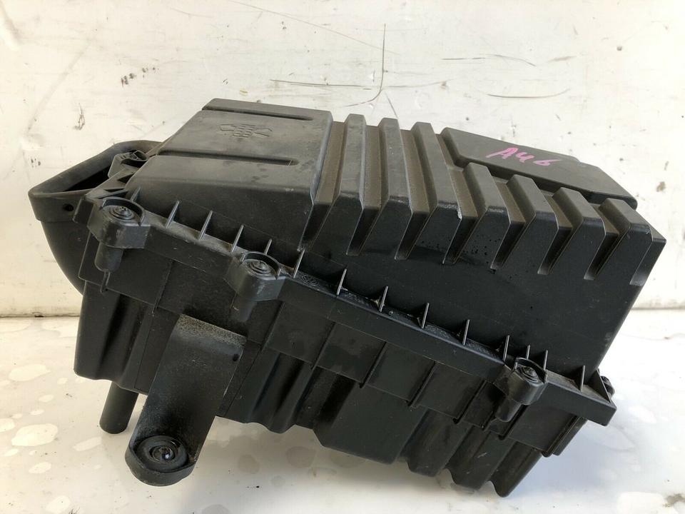 Audi A3 8P VW Golf 5 V 3.2 V6 Luftfiltetkasten 1K0129601 – Bild 7