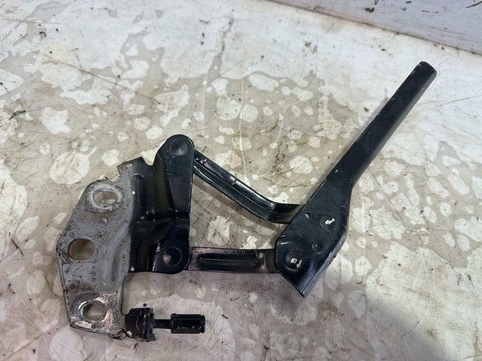 VW Passat B6 3C Motorhaube Scharniere 3C0823301 3C0823302 – Bild 4