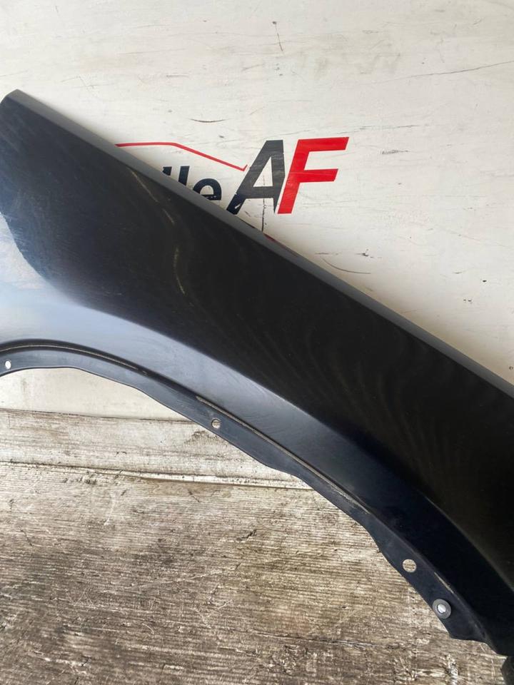 VW Tiguan 5N Kotflügel Vorne Rechts LC9X – Bild 4