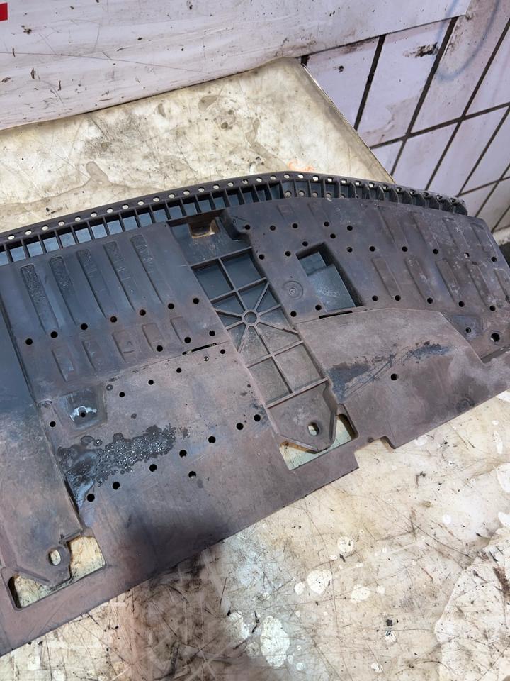 Audi Q3 8U Stoßstange Halter Schließteil Vorne 8U0807233A – Bild 11