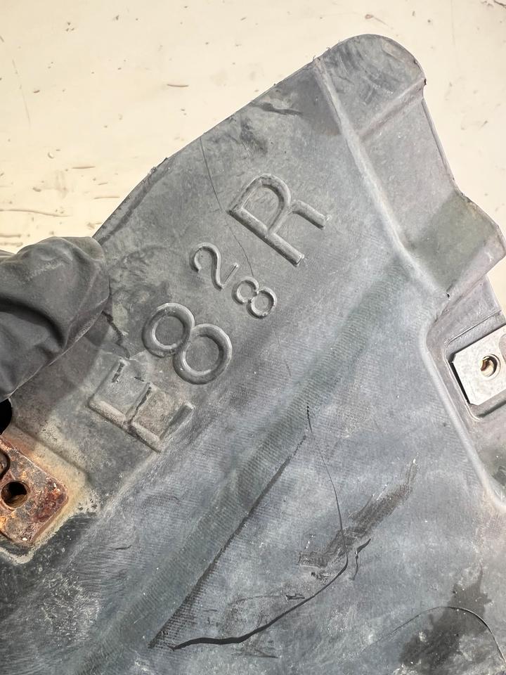 BMW 1er E82 E88 Radhausschale Radhaus Vorne 7180149 7180150 – Bild 17