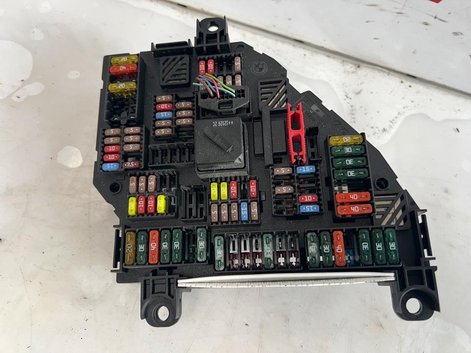 BMW 5er F10 F11 Stromverteiler Sicherungskasten 9252813 – Bild 2