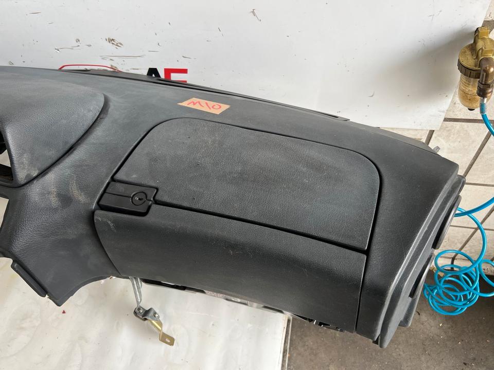 BMW 8er E31 850Ci Armaturenbrett Cockpit Vorne Mittelkonsole – Bild 3