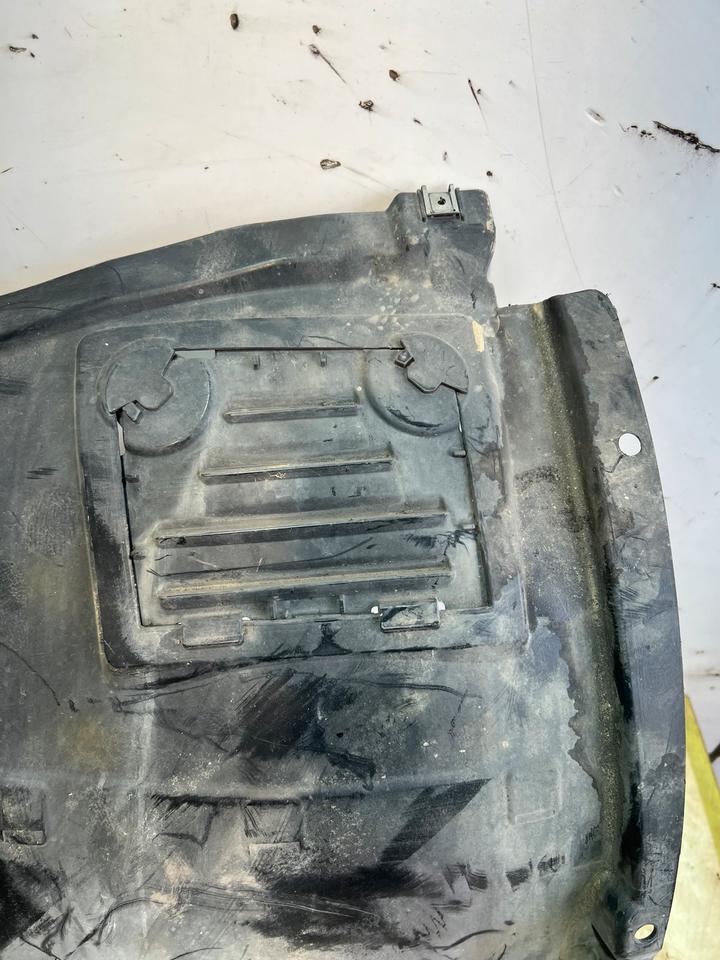 BMW 1er E82 E88 Radhausschale Radhaus Vorne 7180149 7180150 – Bild 7