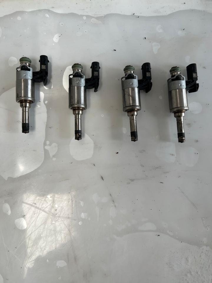 VW Golf 7 VII Einspritzventil Einspritzdüse 04E133036A – Bild 2