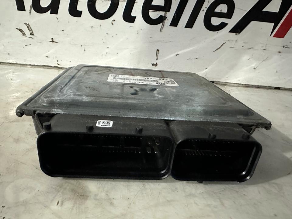 VW Golf 6 1.2 TFSI Motorsteuergerät Steuergerät 03F906070JK – Bild 2