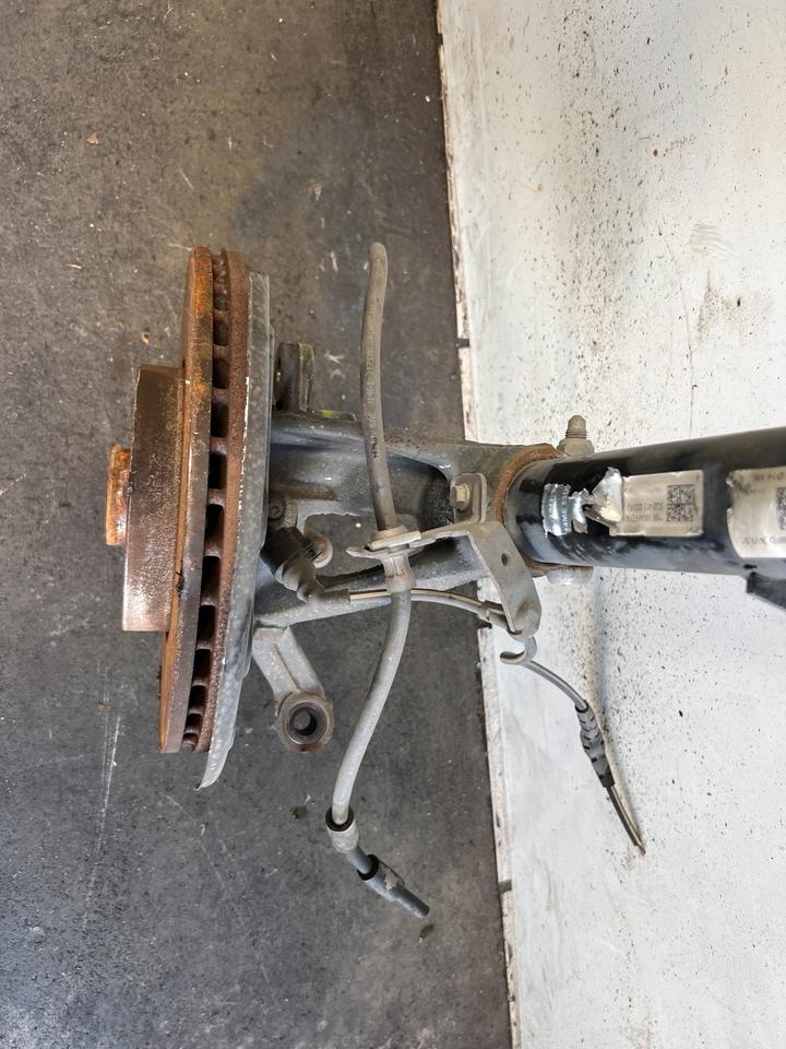 VW Golf 7 VII A3 8V Achsschenkel Radnabe Stoßdämpfer Vorne – Bild 5