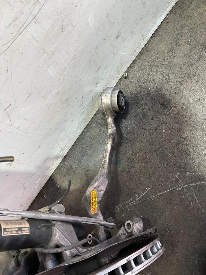 BMW 3er E90 E92 E93 N54 Achsschenkel Radnabe Bremssattel Vorne – Bild 11