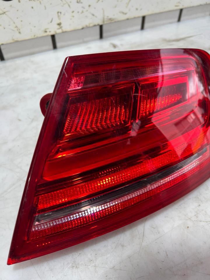 Audi A8 4H Limousine Rückleuchte Heckleuchte Hinten Rechts – Bild 3