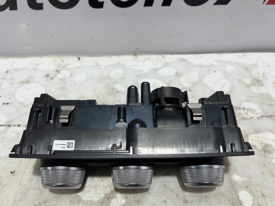 Audi A1 8X Klimabedienteil Heizung Bedienteil 8X0820043A – Bild 3