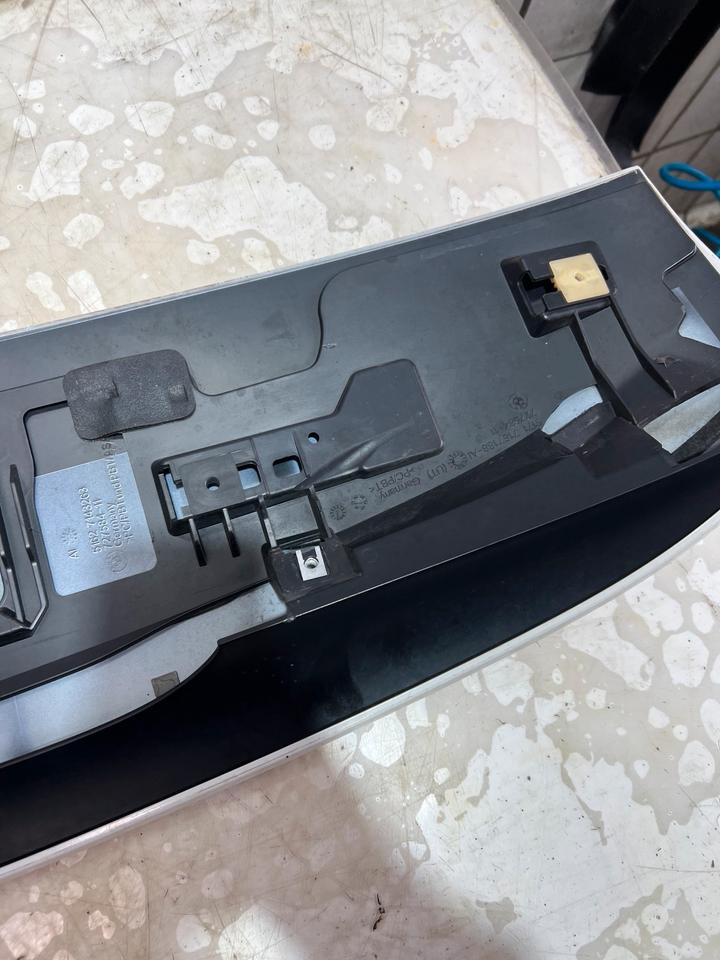 BMW 3er E91 Heckspoiler Spoiler Heckklappe Hinten 7127054 – Bild 5