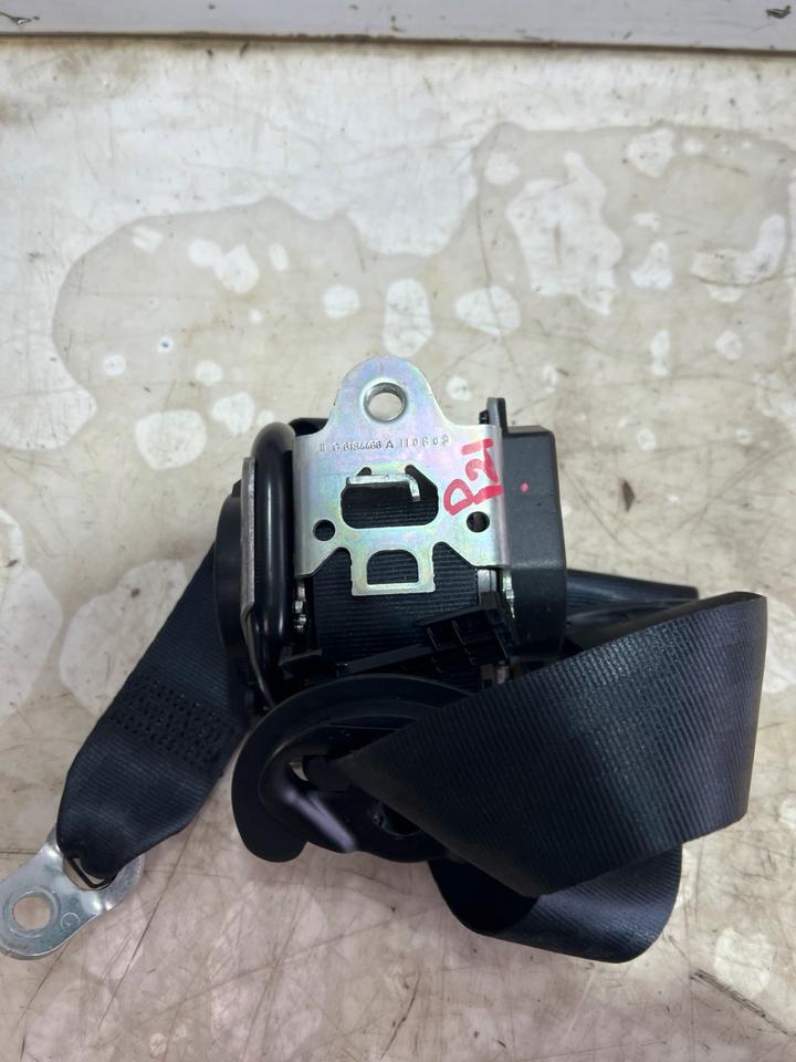 VW Golf 5 V 6 VI Sicherheitsgurt Gurt Vorne 1K4857706 1K4857705 – Bild 9