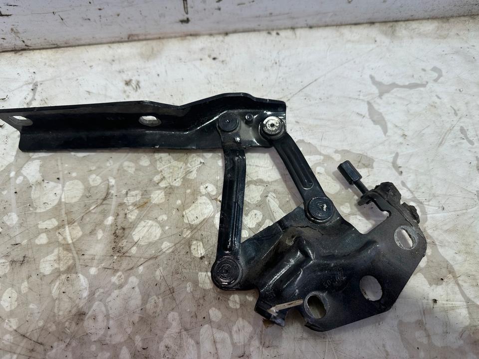 VW Passat B6 3C Motorhaube Scharniere 3C0823301 3C0823302 – Bild 7