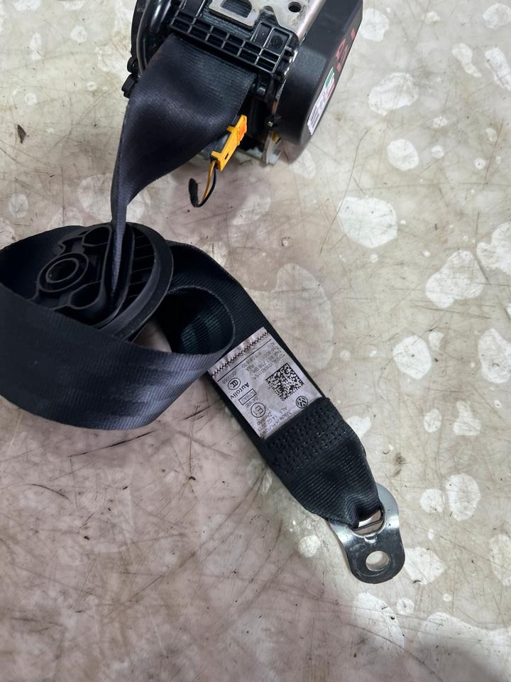 VW Golf 5 V 6 VI Sicherheitsgurt Gurt Vorne 1K4857706 1K4857705 – Bild 4
