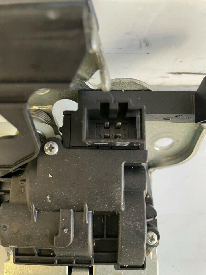 Audi A4 B8 8K Heckklappenschloss Heckklappe Schloss 8K9827505 – Bild 3