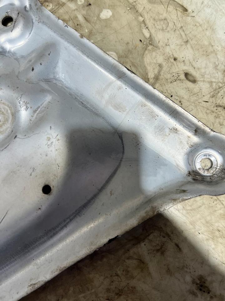 BMW 5er E60 E61 Versteifungsplatte Unterfahrschutz 6759878 – Bild 4