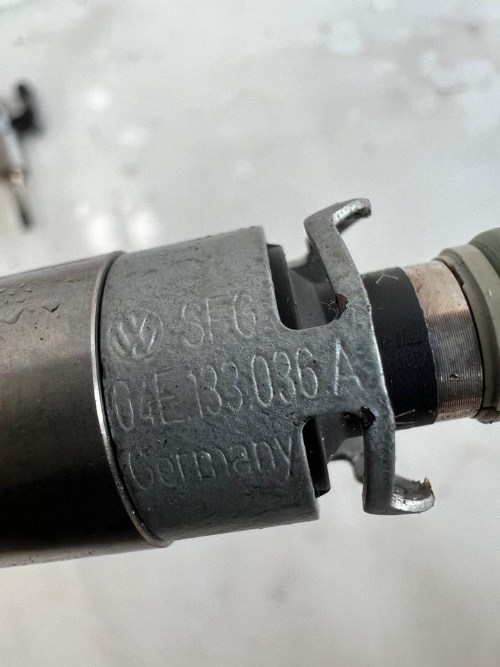 VW Golf 7 VII Einspritzventil Einspritzdüse 04E133036A – Bild 3