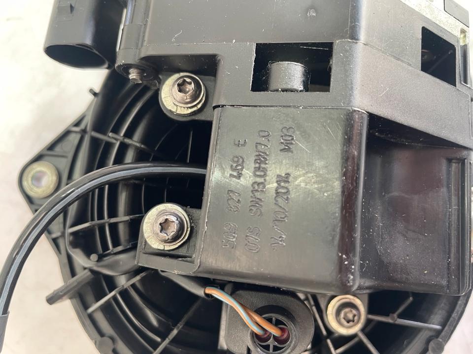 VW Golf 7 VII Heckklappenöffner Öffner Hinten 5G9827469E – Bild 6