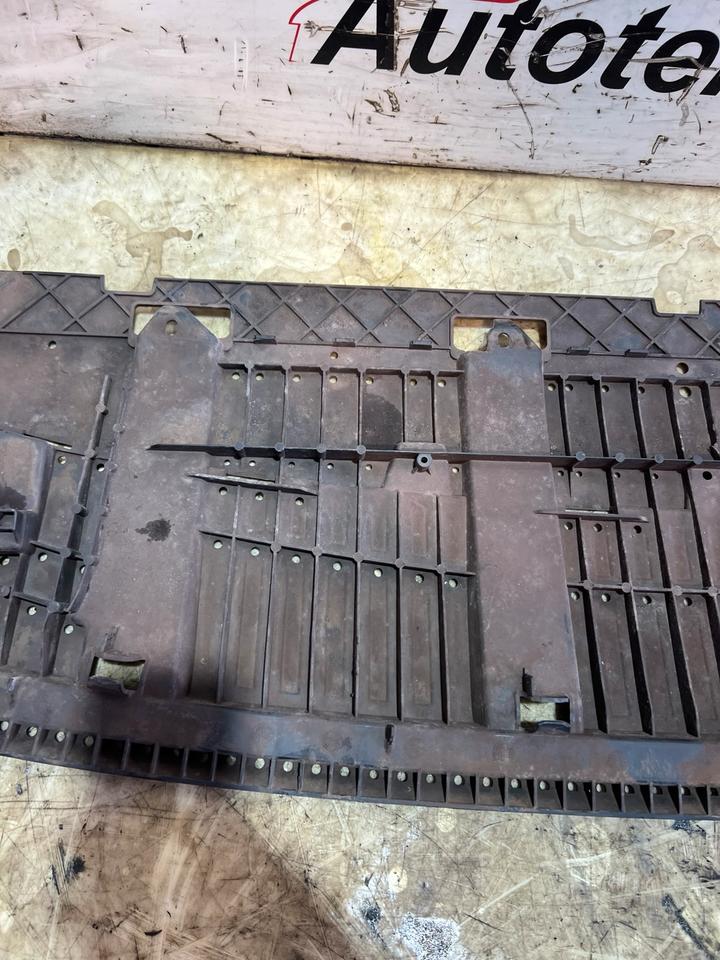 Audi Q3 8U Stoßstange Halter Schließteil Vorne 8U0807233A – Bild 6