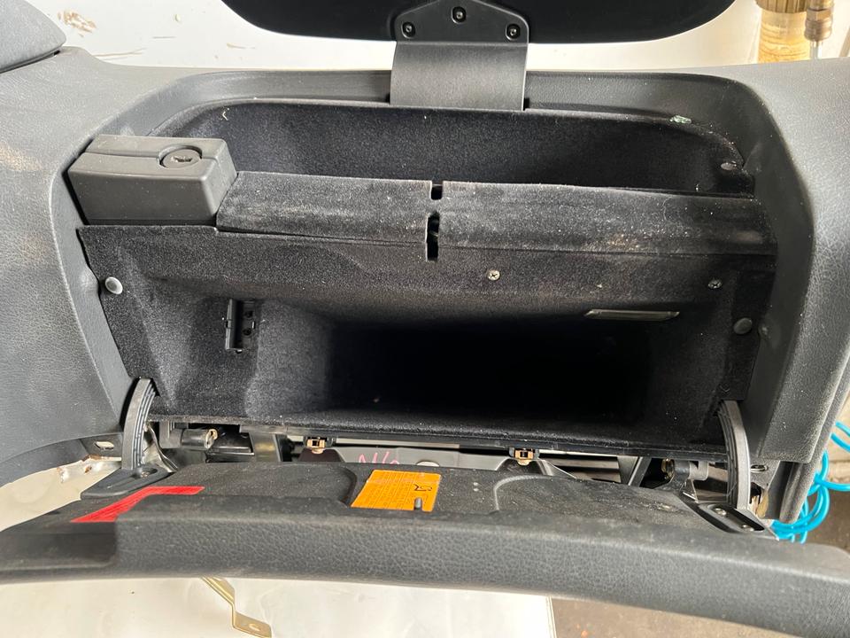 BMW 8er E31 850Ci Armaturenbrett Cockpit Vorne Mittelkonsole – Bild 6