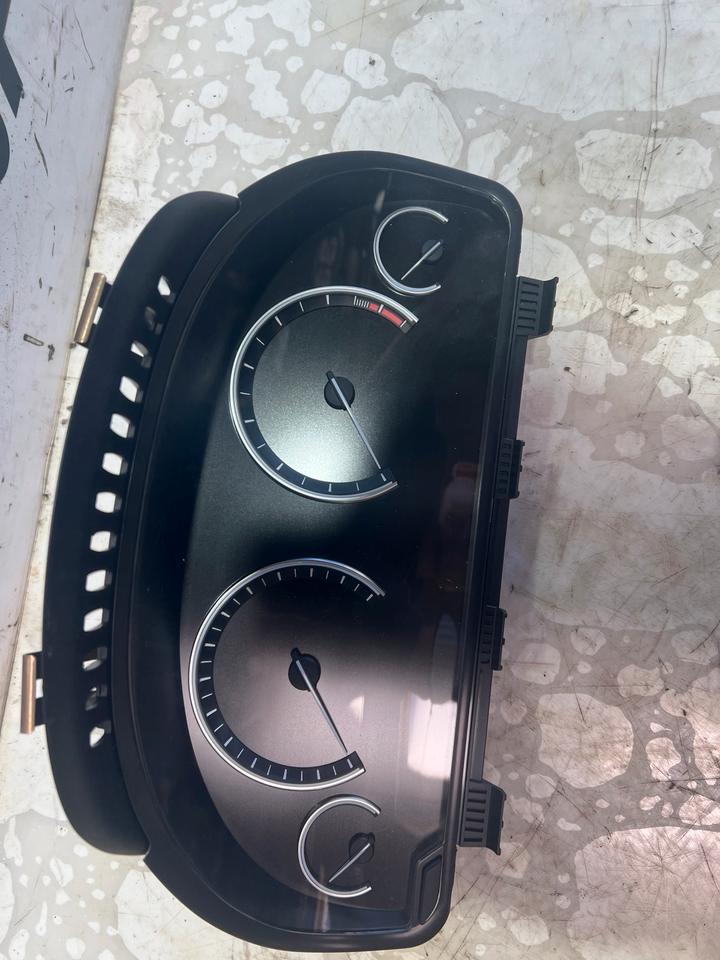 BMW 7er F01 F02 Tacho Tachometer Kombiinstrument 9214725 – Bild 3