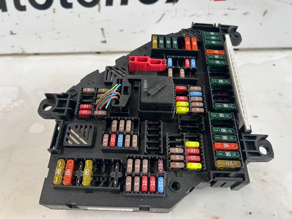 BMW 5er F10 F11 Stromverteiler Sicherungskasten 9252813 – Bild 3