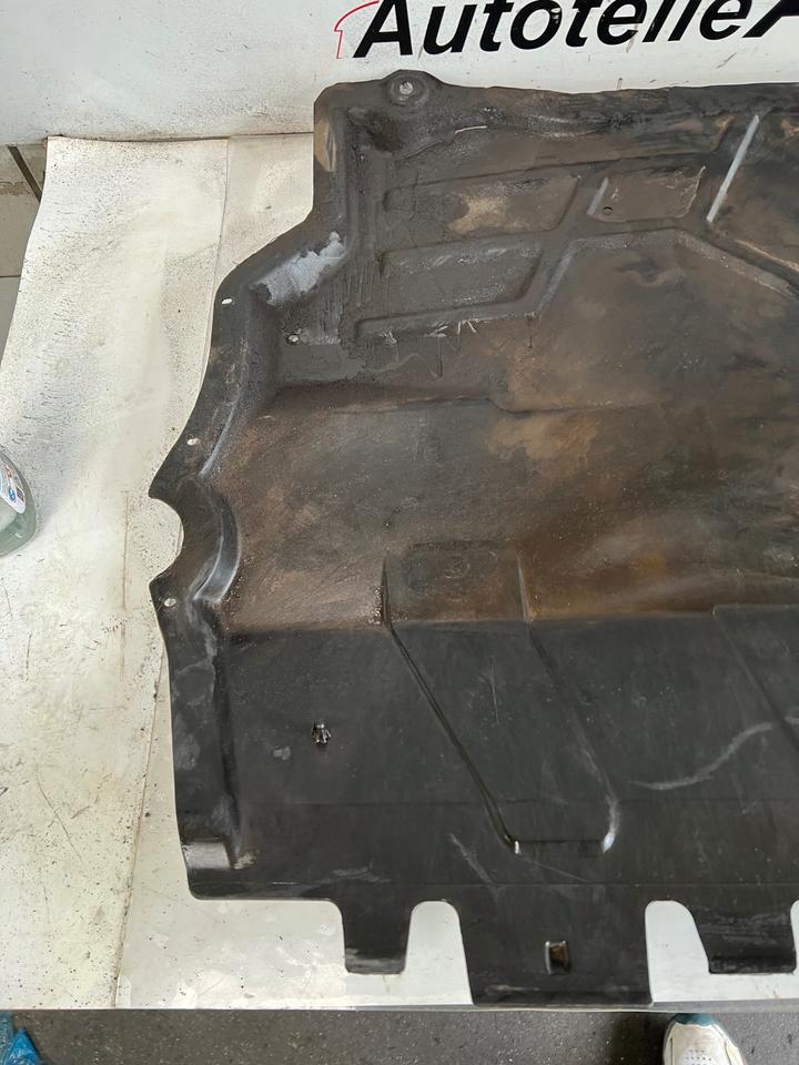 VW Tiguan 5N Unterbodenschutz Verkleidung – Bild 3