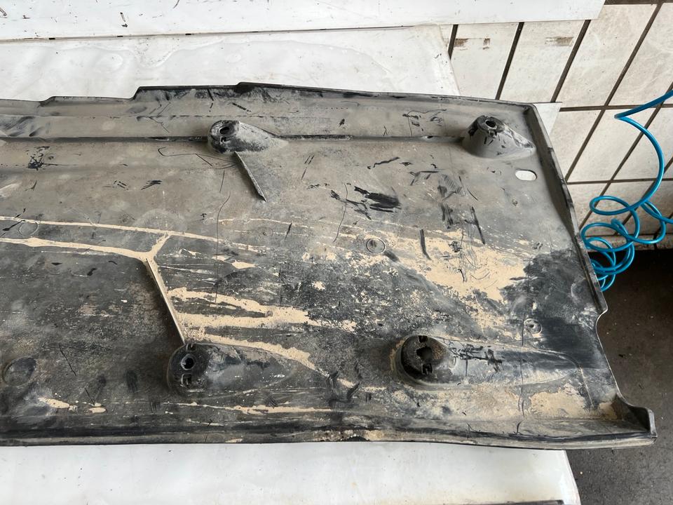 VW Tiguan 5N Unterboden Unterfahrschutz Links 5N0825201 – Bild 6