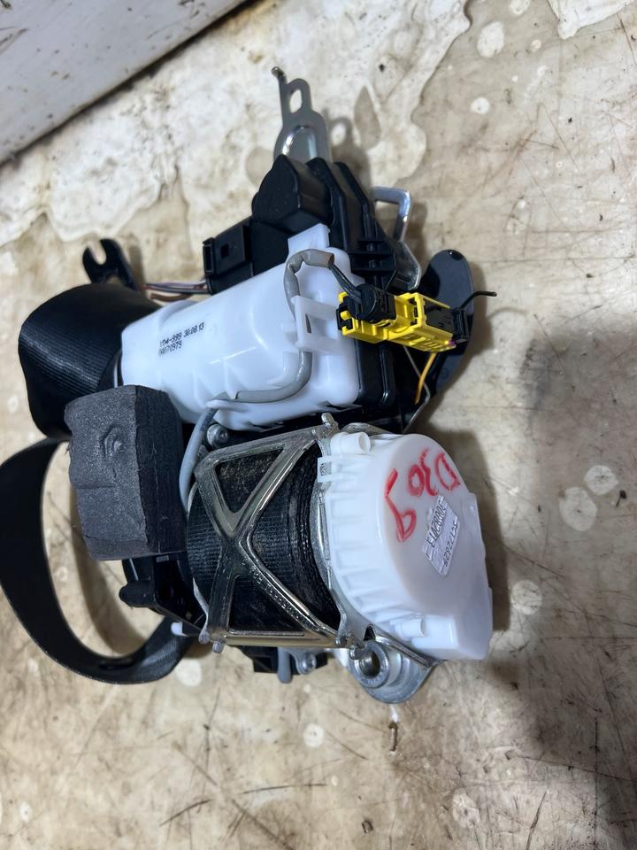 VW Golf 7 VII Sicherheitsgurt Gurt Vorne 5G4857705N – Bild 4