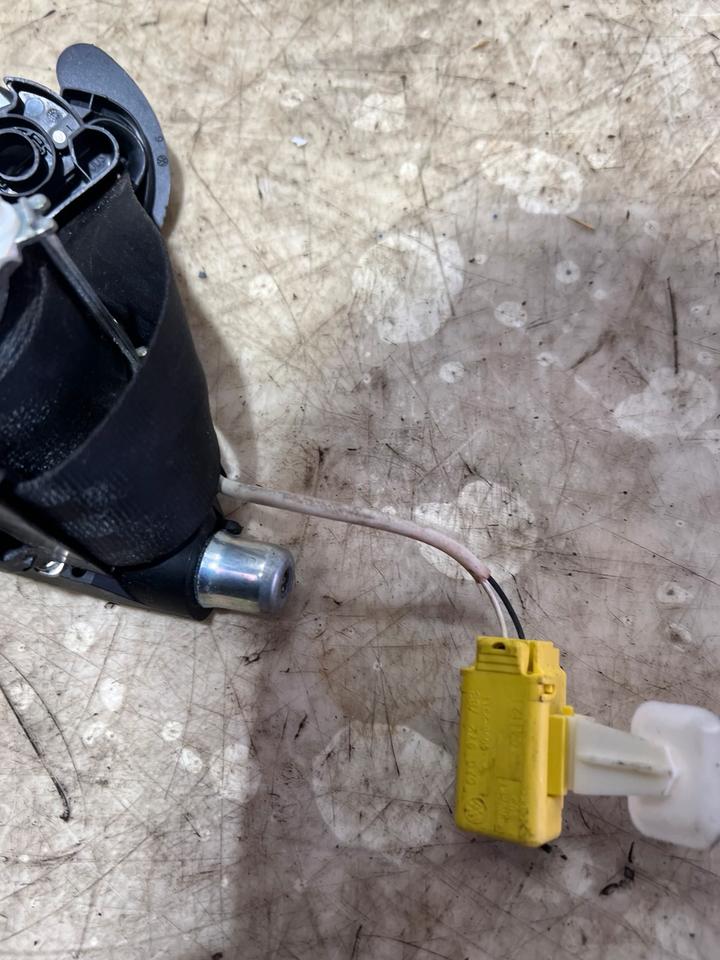 VW Passat B7 3C Gurt Sicherheitsgurt Vorne 3C1857705P 3C1857706R – Bild 8